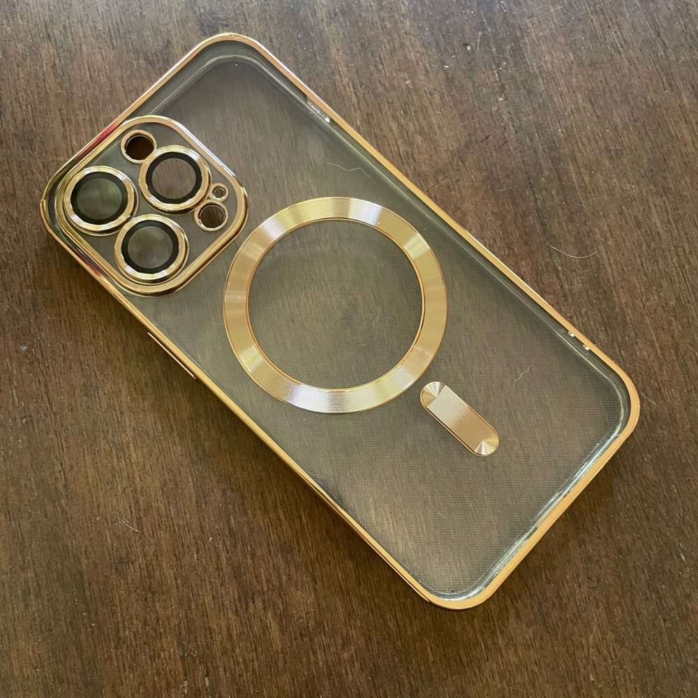 BNIB iPhone 13 Pro phone cover